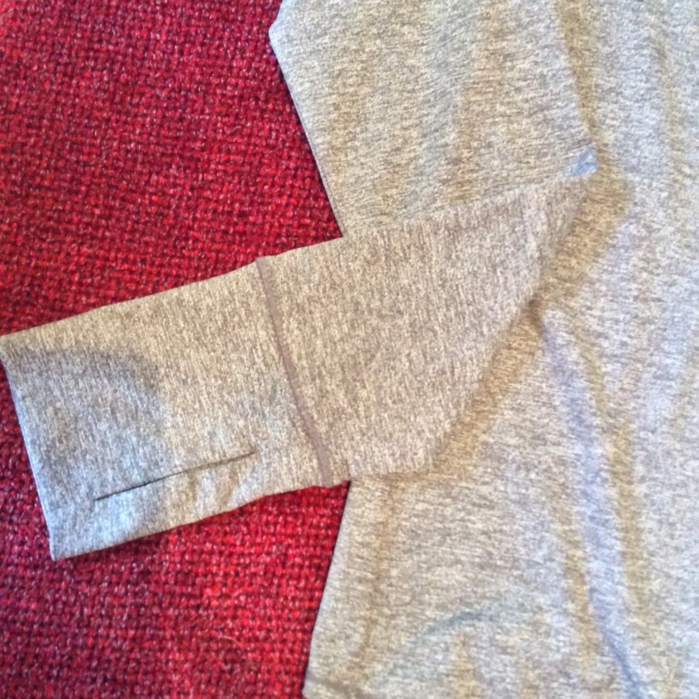 Athleta Sunlover gray tulip open back top. XS - Picture 4 of 5